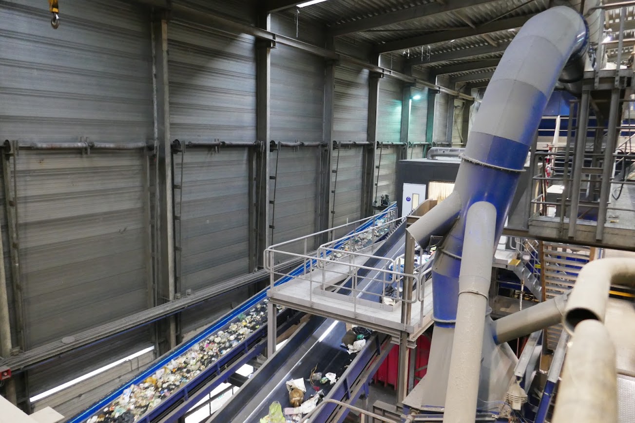 Foto: Wie gaat er mee naar de afvalverwerker?