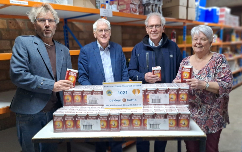 Foto: DE koffiepuntenactie Lionsclub Elburg-Oldebroek voor de Voedselbank weer een groot succes