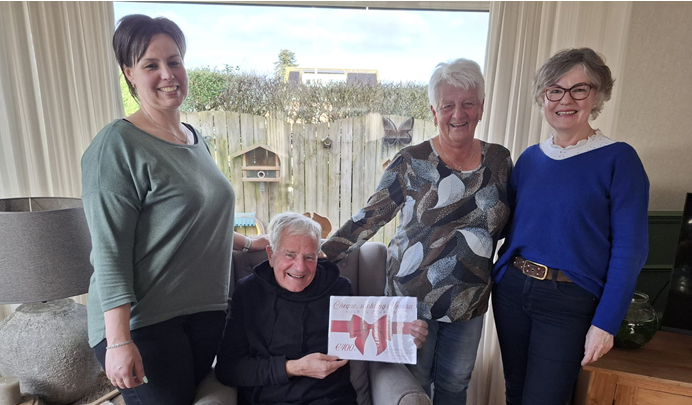 Foto: Donatie voor Stichting Imara en Piet en Gea Wastenecker