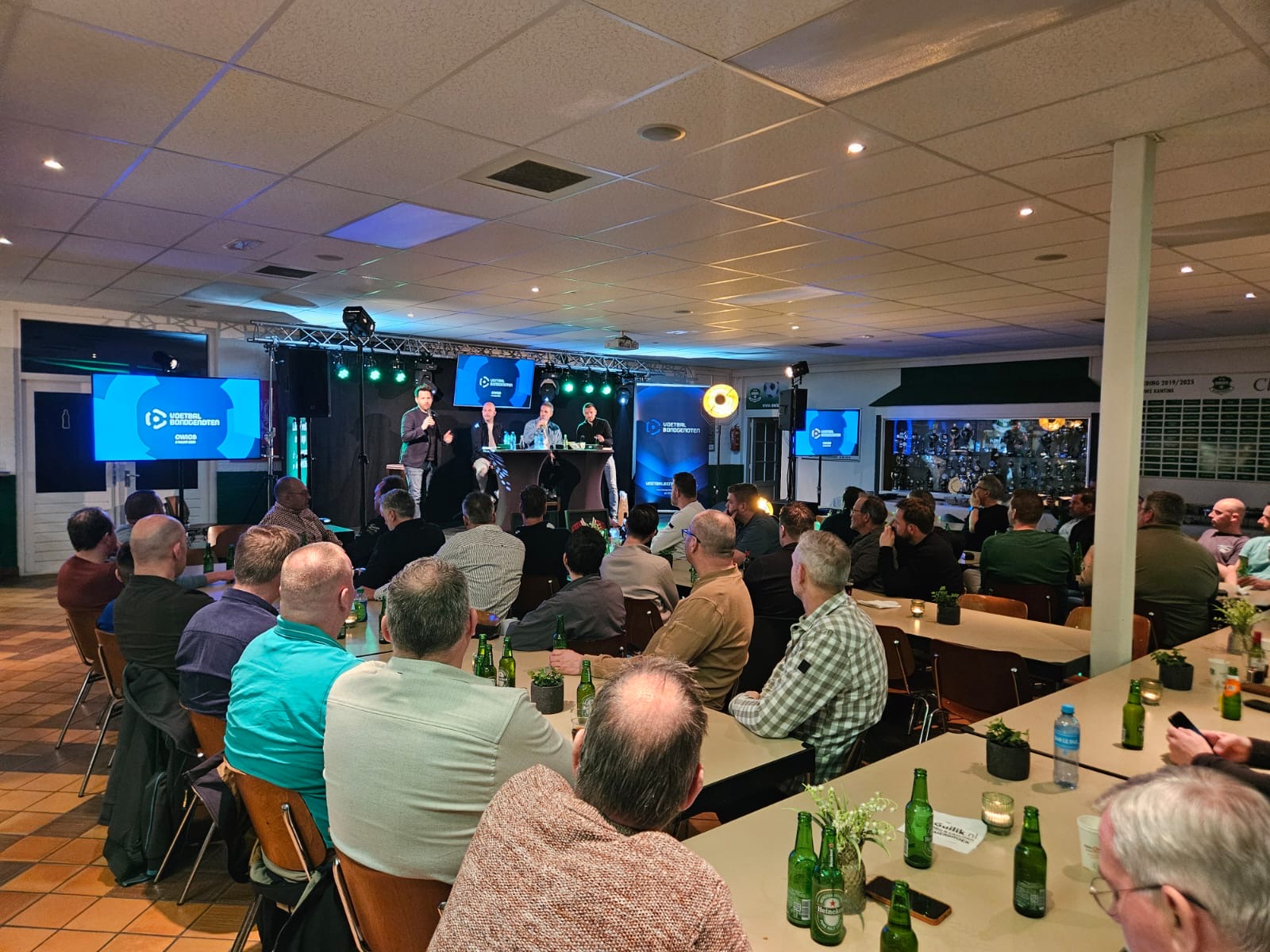 Foto: Geslaagde sponsorvoetbalavond bij OWIOS met Voetbalbondgenoten 