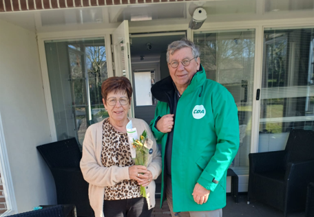 Foto: Het CDA Oldebroek wil haar vrouwelijke leden eren met een bloemetje