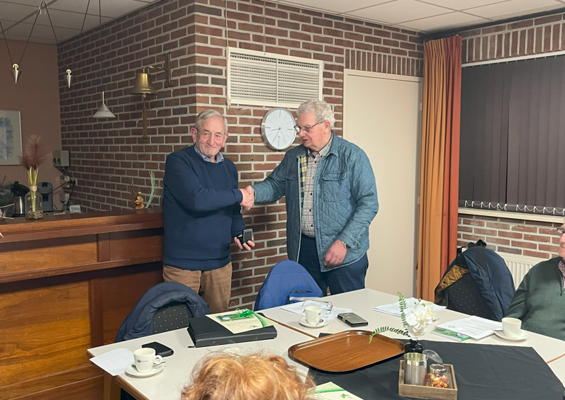 Foto: Huldiging Jubilarissen bij Nut en Sport Wezep