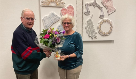 Foto: Gerrie Schipper 25 jaar lid van Interkerkelijk Gemengd Koor ’t Harde e.o.