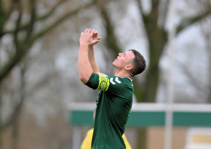 Foto: Een zure maar terechte nederlaag voor S.V. 't Harde