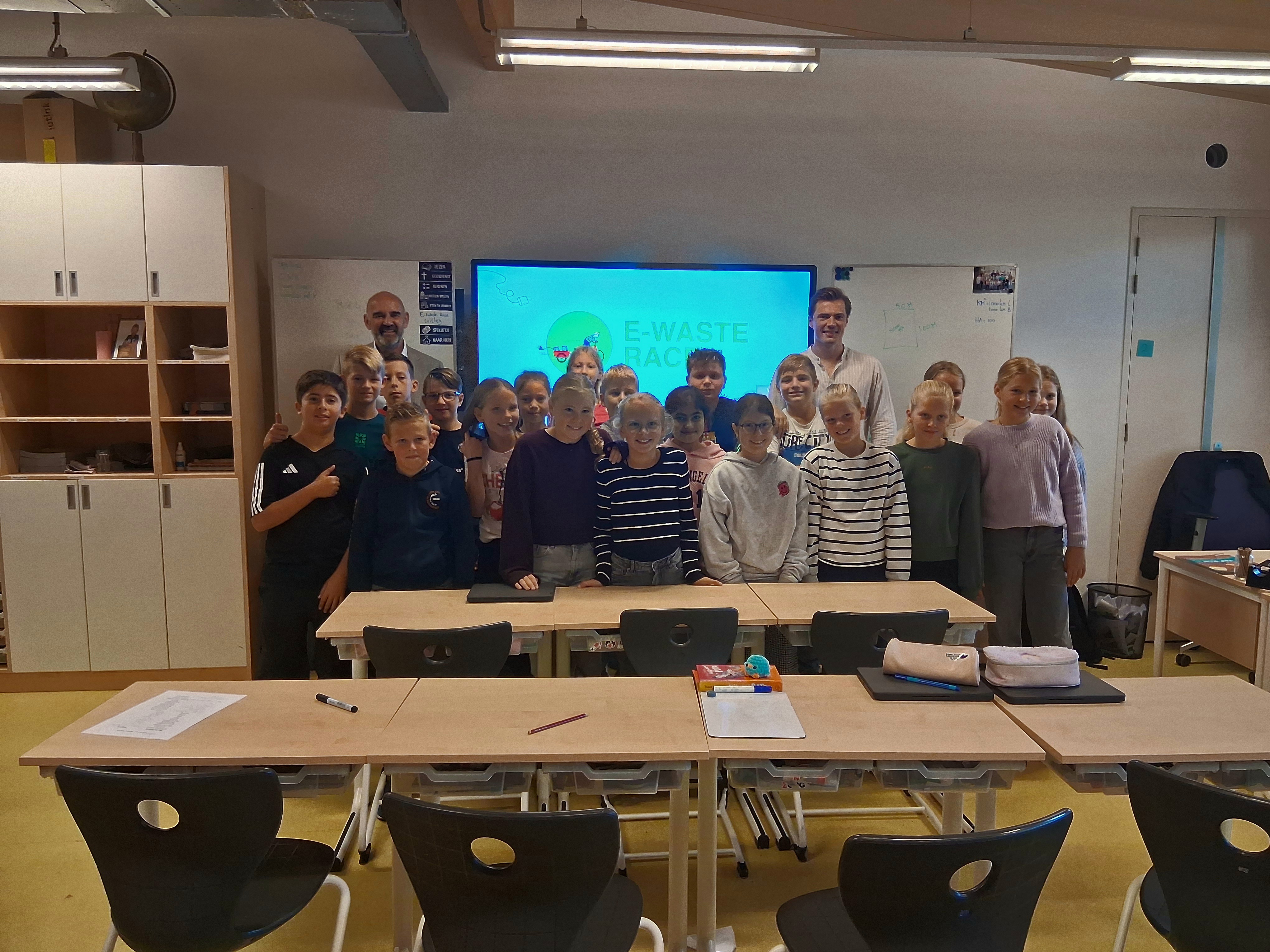 Foto: Kick-off E-Waste Race op de Timotheüsschool in Oldebroek