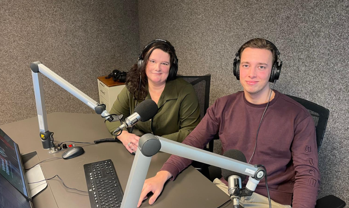 Foto: Gesprek met  Tom de Noijer en Gerrie Jonker van het CVO in verband met de komende gemeenteraadsverkiezingen