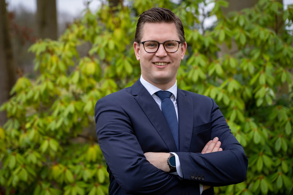 Foto: Gerard Vlieger spreekt namens de SGP tijdens InFocus in aanloop naar de verkiezingen