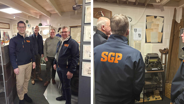 Foto: SGP Oldebroek op werkbezoek bij oorlogsmuseum Oldebroek 40-45