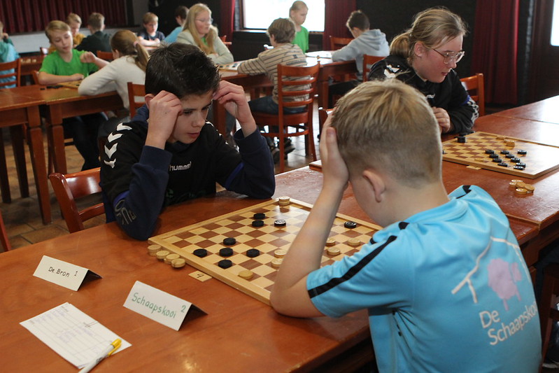 Foto: VIDEO/FOTO'S:  Spanning in Wezep: 41ste editie van schooldamtoernooi damclub DEZ/NGKZ