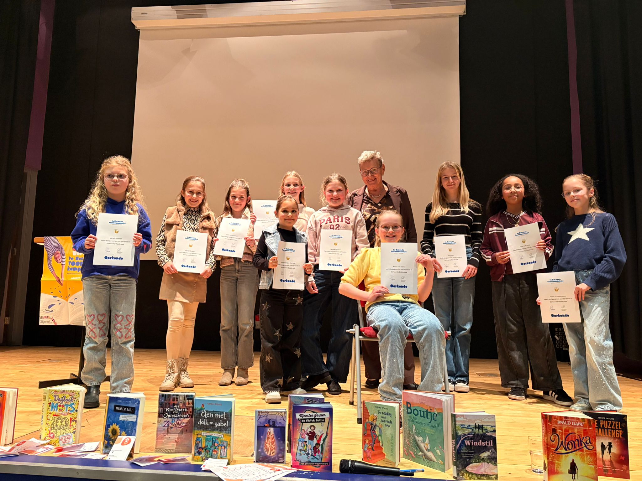 Foto: Fleur van Oene is voorleeskampioen gemeente Oldebroek