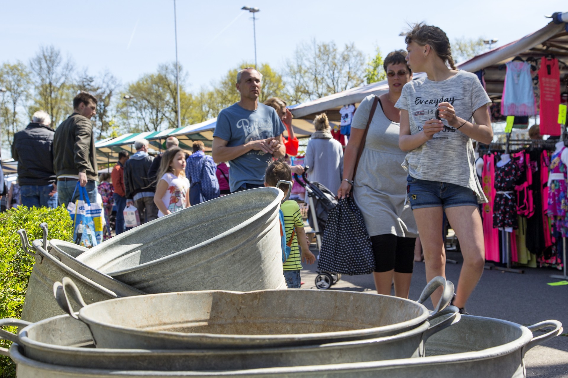Foto: Organisatie 37e Hemelvaartsmarkt in 't Harde weer in volle gang