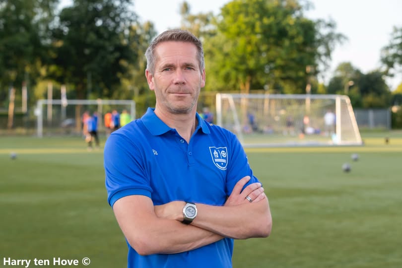 Foto: Wilfred Westerhuis ook komend seizoen hoofdtrainer van Elburger Sport Club