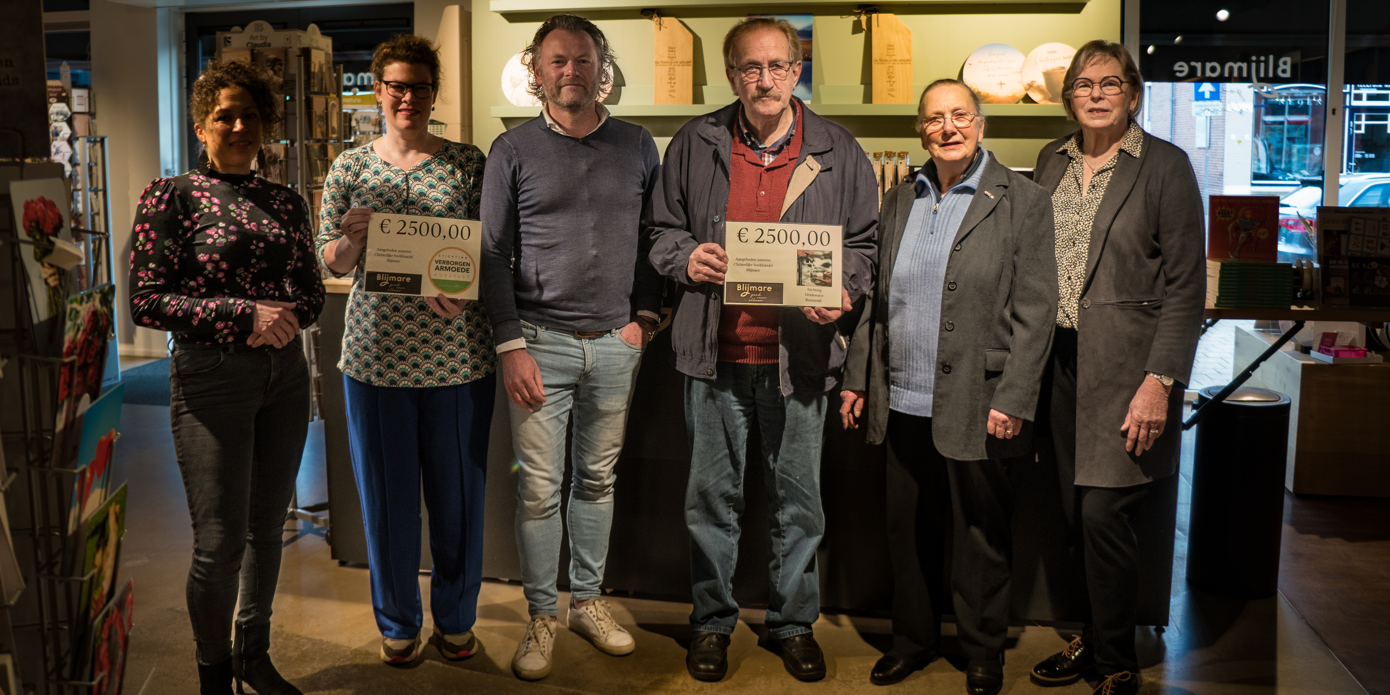 Foto: Christelijke boekwinkel Blijmare reikt opbrengst uit aan goede doelen