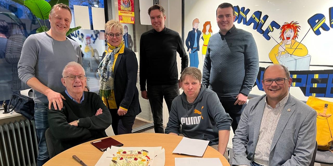 Foto: Speciale uitzending 'Klein Binnenhof' voor Dick Baas