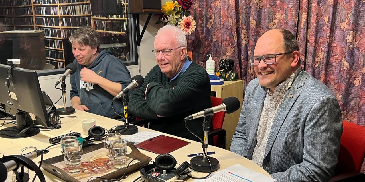 Foto: Speciale uitzending 'Klein Binnenhof' voor Dick Baas