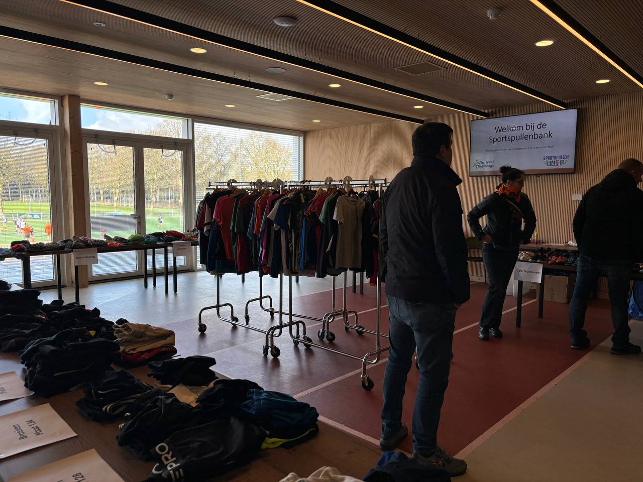 Foto: Nieuw initiatief in gemeente Nunspeet: de Sportspullenbank