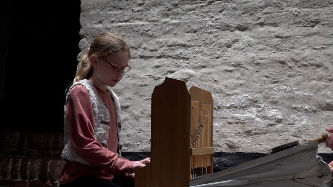 Foto: Oscar het Orgelpijpje en kinderdeuntjes moeten het orgel weer hip maken