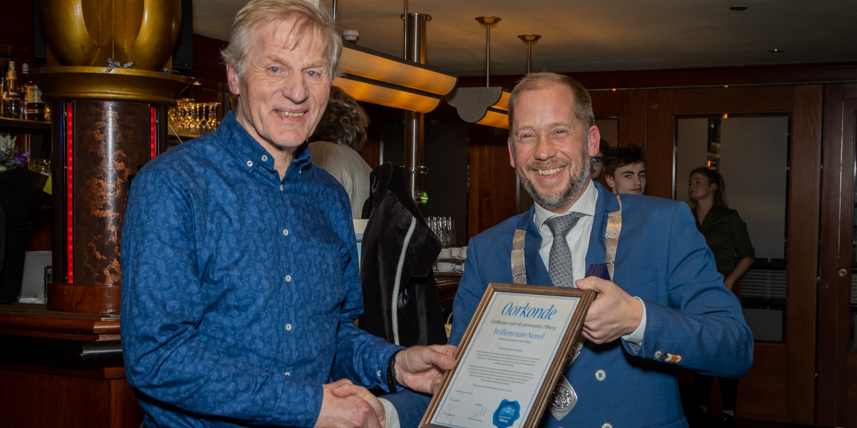 Foto:  Ereburgerschap toegekend aan Elburger Willem van Norel