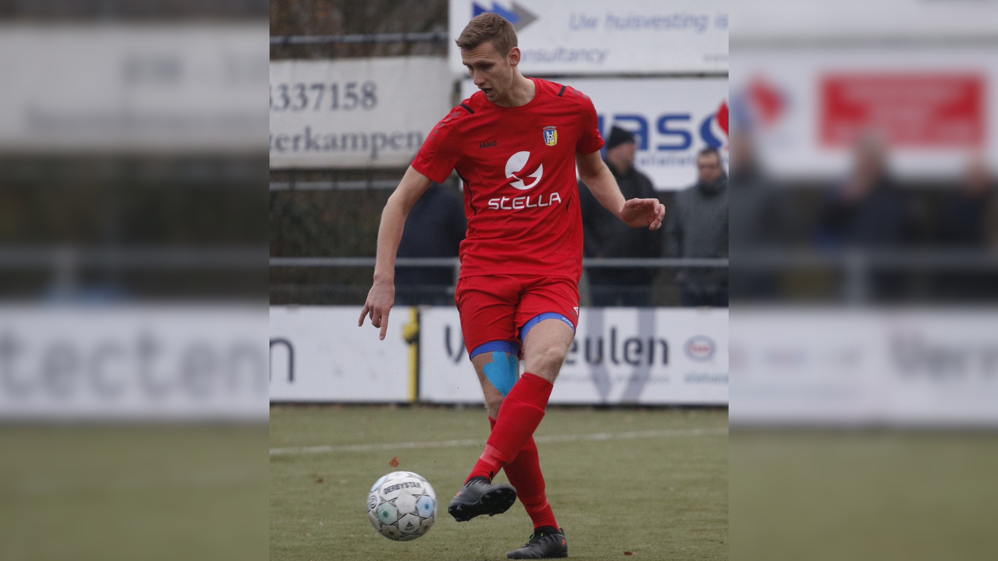 Foto: VV Nunspeet wint van Apeldoorn in spectaculair duel