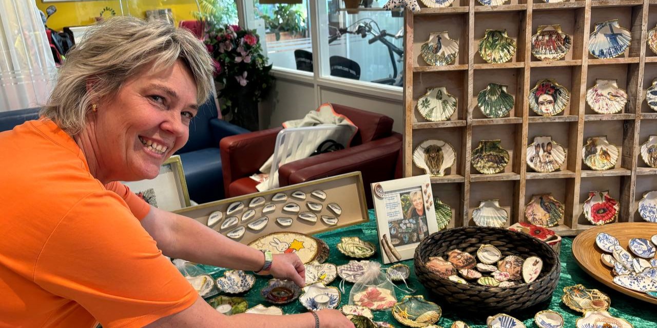 Foto: Zonnige Lentemarkt bij WOC de Binnenhof: ‘Voor iedereen’