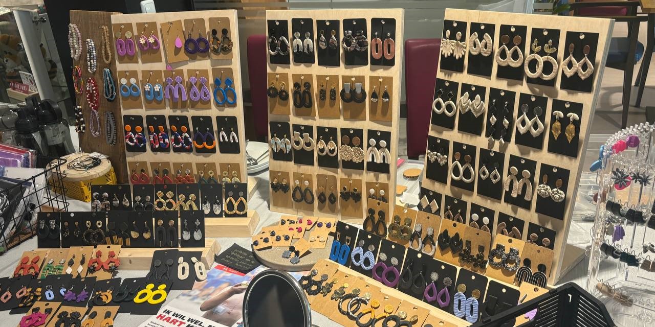 Foto: Zonnige Lentemarkt bij WOC de Binnenhof: ‘Voor iedereen’