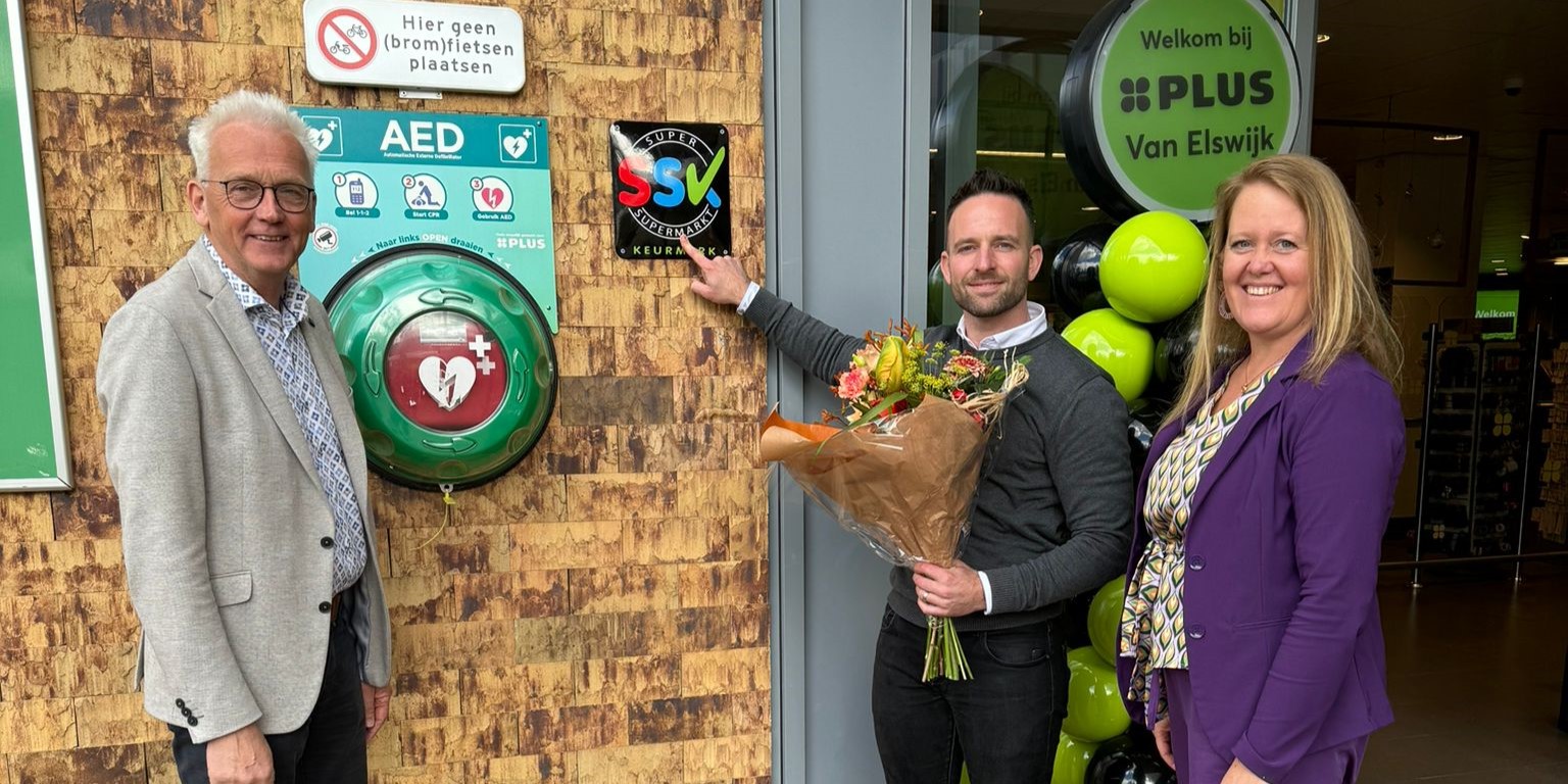 Foto: PLUS Van Elswijk Nunspeet ontvangt het Super Supermarkt Keurmerk