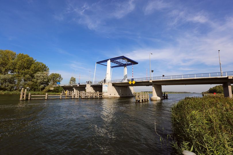 Foto: De Elburgerbrug en het kruispunt van de Elburgerweg (N309) gaan vandaag 26 april open