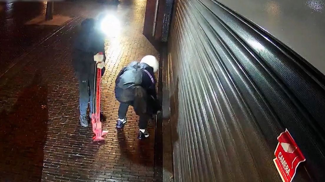 Foto: Juwelier Leusink-van Veen in korte tijd twee keer bijna slachtoffer van kraak: ‘Dat raakt ons’