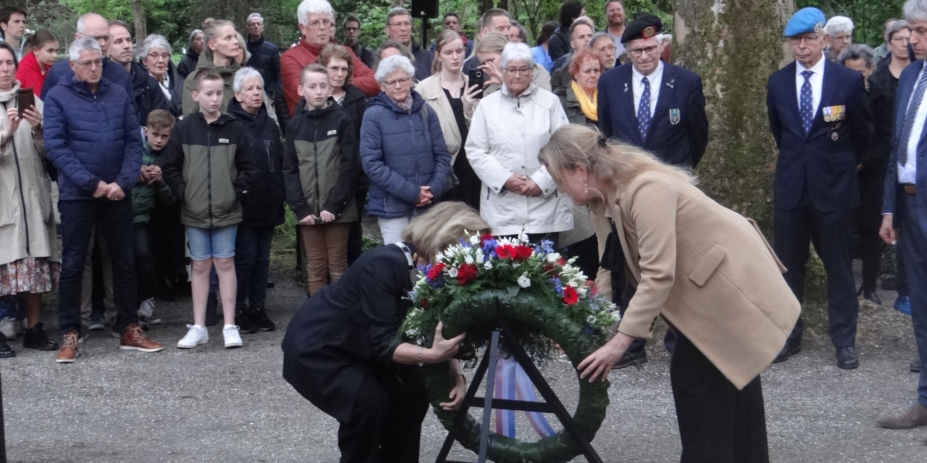 Foto: Waardige dodenherdenking in Nunspeet
