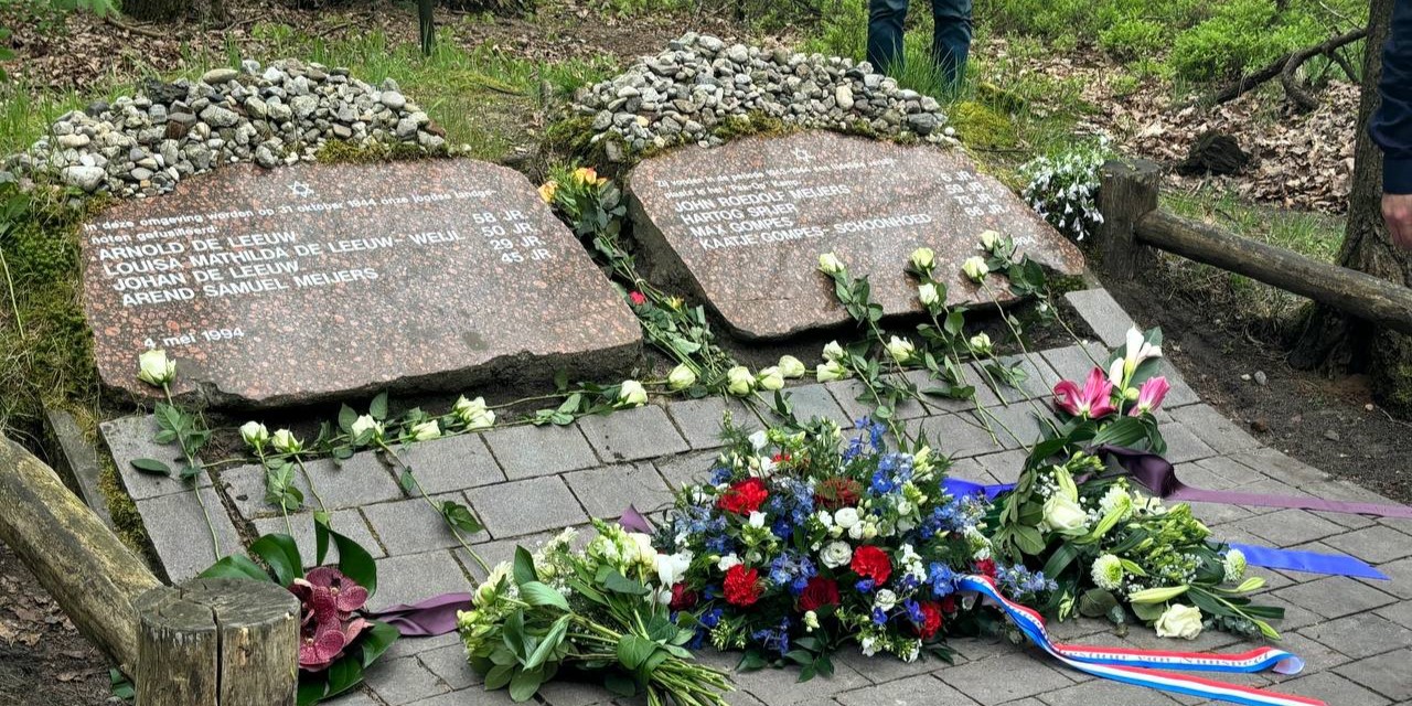 Foto: Zo herdacht Vierhouten de oorlogsslachtoffers en verzetsstrijders uit Tweede Wereldoorlog