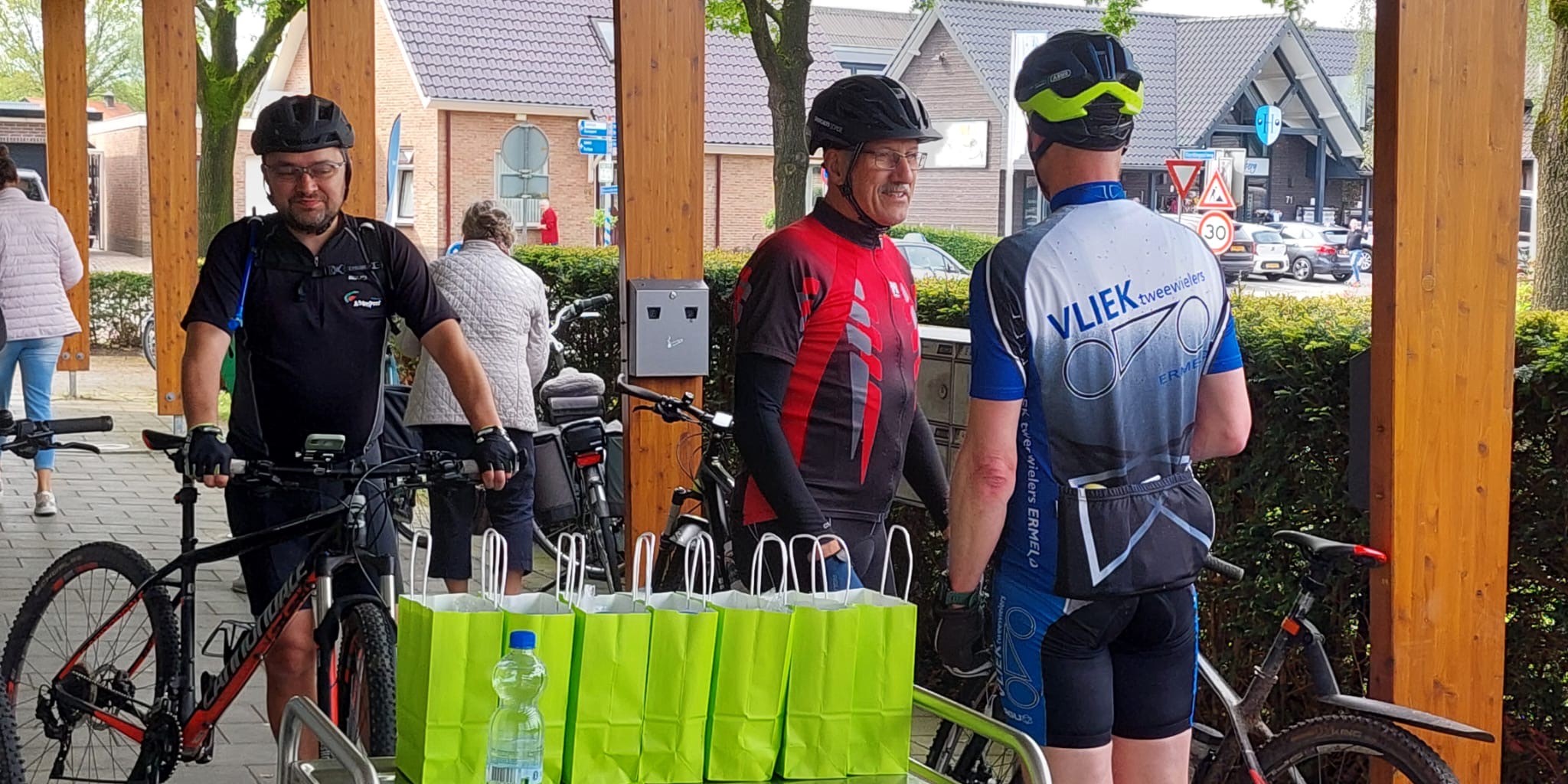 Foto: Jaarlijkse fietstocht vanaf Kulturhus Elspeet goed bezocht