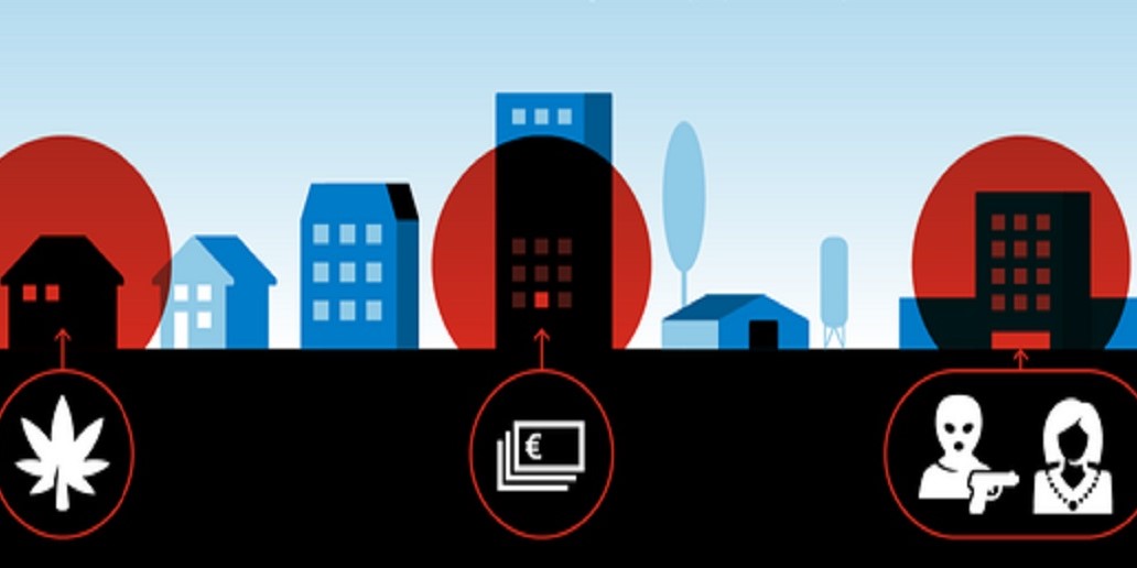 Foto: Controle op bedrijfsverzamelgebouw in Week tegen Ondermijning