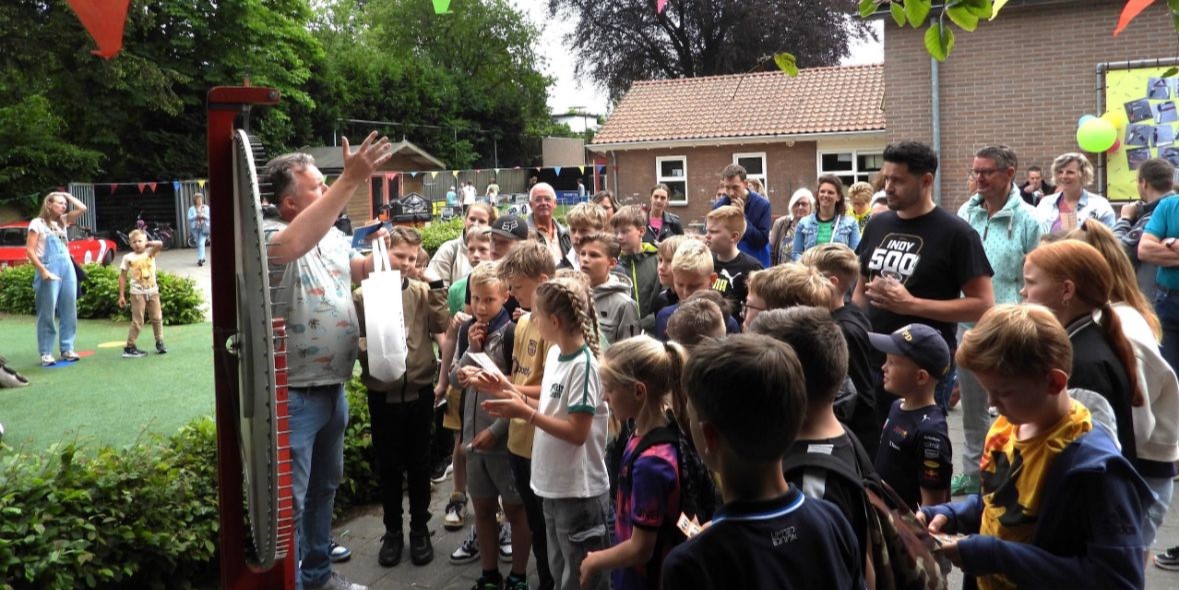Foto: Ruim 5.000 euro opgehaald voor speelveldje Immanuelschool Nunspeet