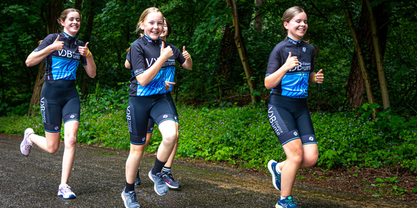 Foto: Team Outdoor Nunspeet en team Vis Interieur winnen tweede Jeugdkeiler