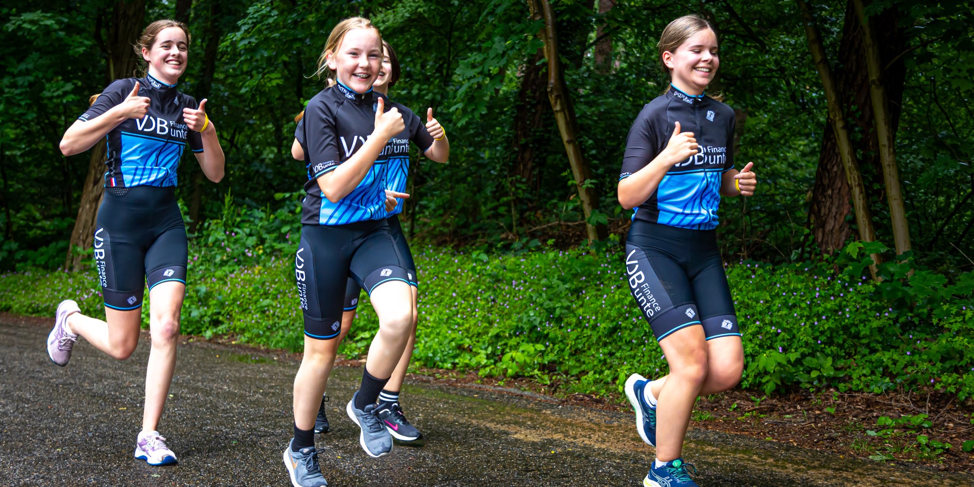 Foto: Team Outdoor Nunspeet en team Vis Interieur winnen tweede Jeugdkeiler