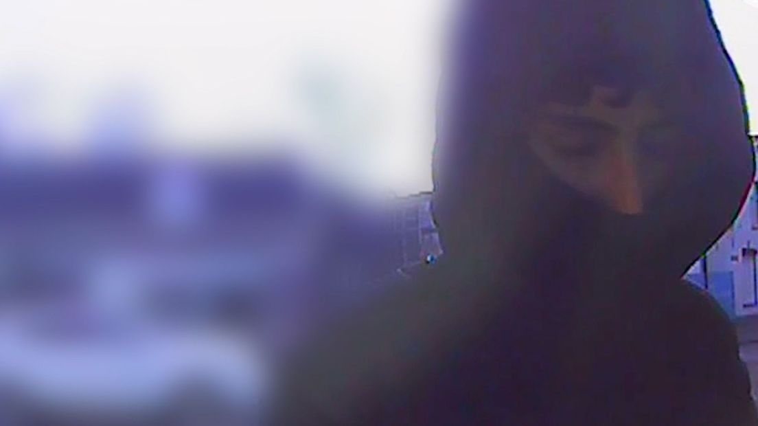 Foto: Politie zoekt twee pinners na oplichting