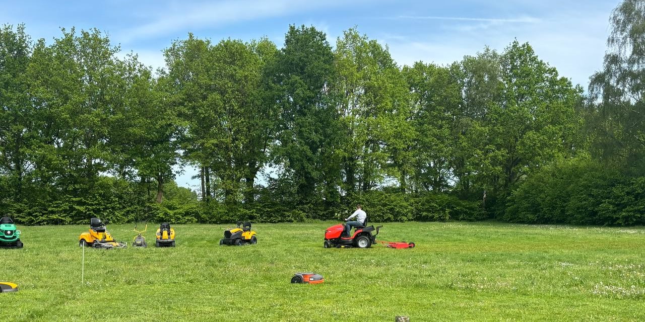 Foto: Manegeterrein de Bullenenk in Hulshorst omgetoverd tot Demo Dag