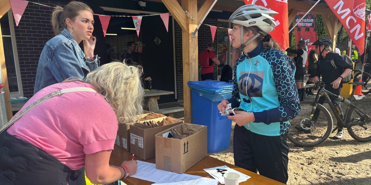 Foto: Run Bike Run in Nunspeet over extreem parcours: ‘Dit is grandioos’
