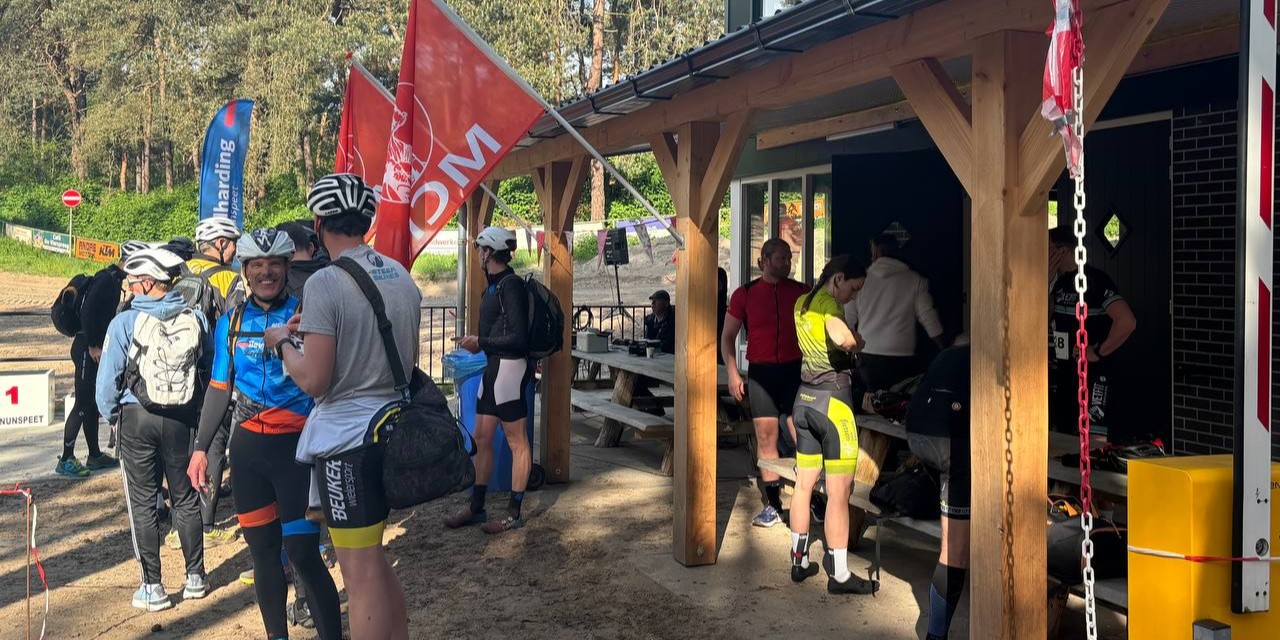 Foto: Run Bike Run in Nunspeet over extreem parcours: ‘Dit is grandioos’