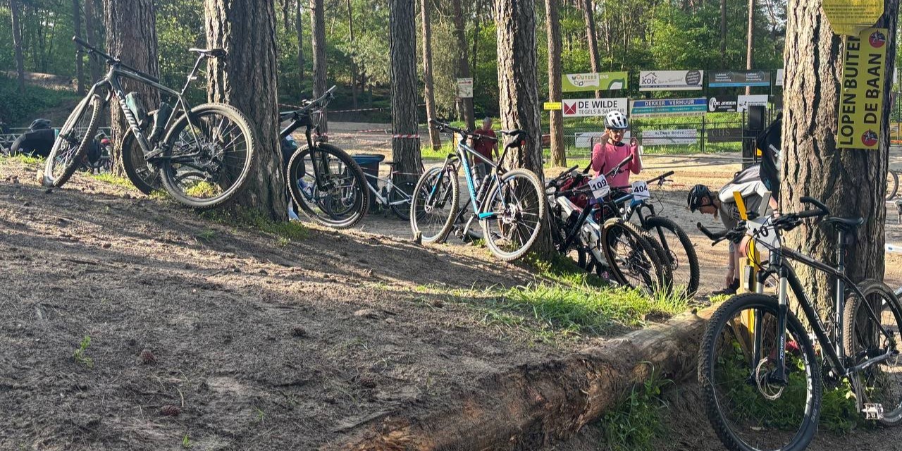 Foto: Run Bike Run in Nunspeet over extreem parcours: ‘Dit is grandioos’