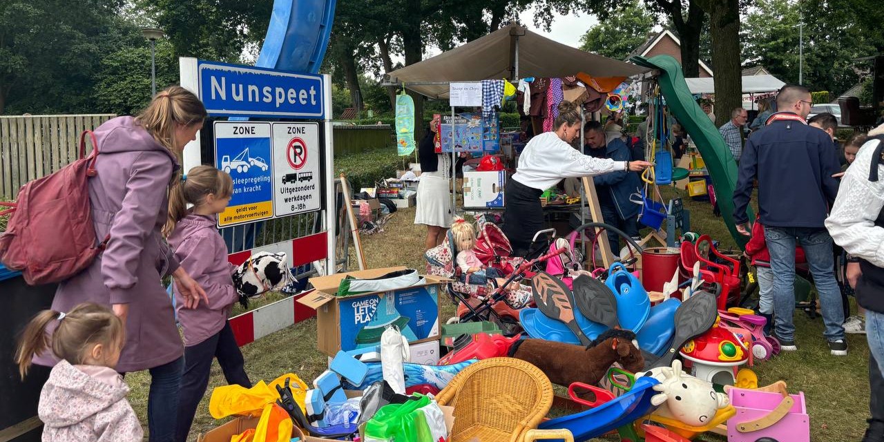 Foto: Rommelmarkt voor goede doel Bijbel Binnen Bereik