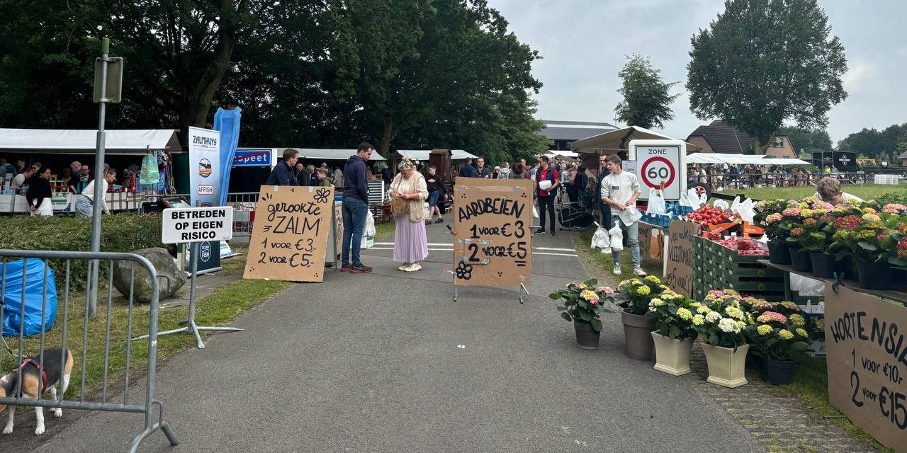 Foto: Rommelmarkt voor goede doel Bijbel Binnen Bereik