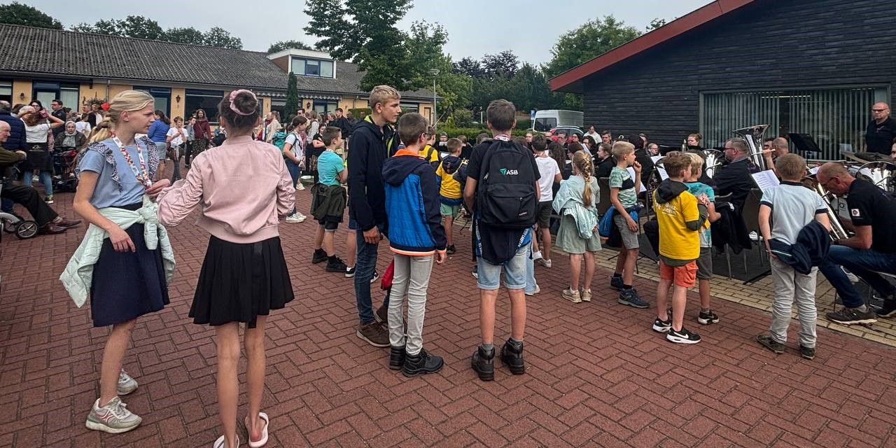 Foto: Droge en feestelijke afsluiting van de Avond4Daagse in Elspeet