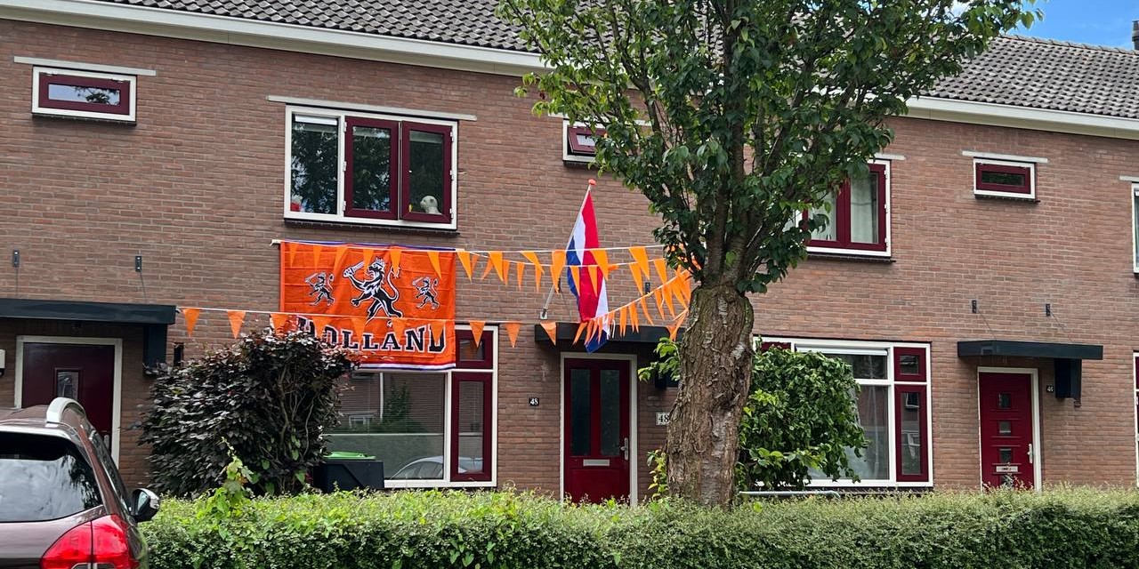 Foto: VIDEO: Hoe kijken Nunspeet en Harderwijk terug op de eerste EK wedstrijd van Oranje?