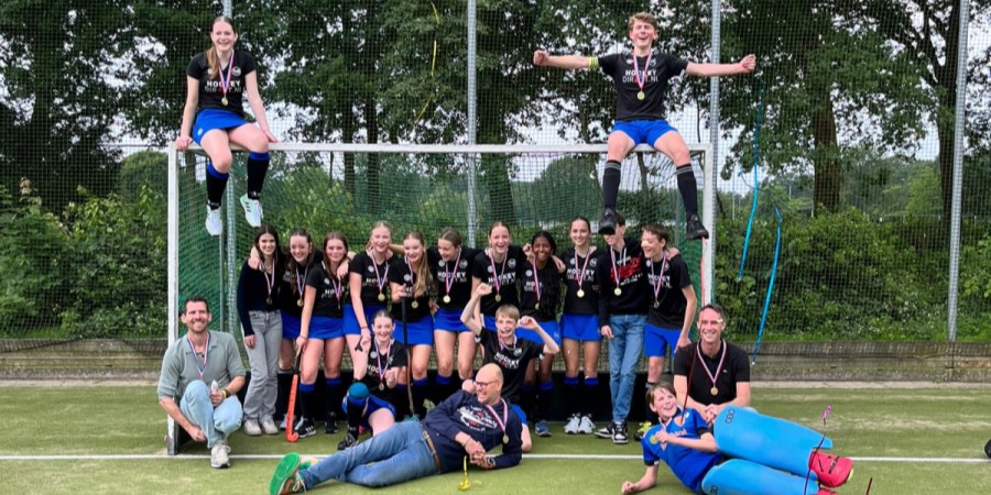Foto: MO16-mix van Mixed Hockeyclub Nunspeet Kampioen