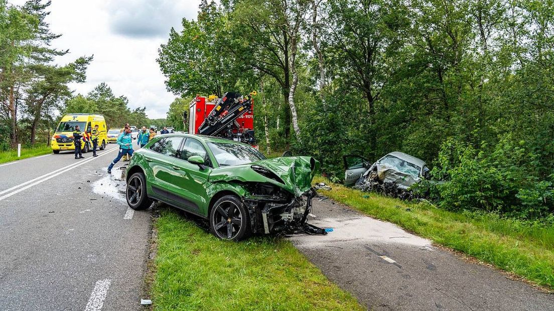 Foto: Vier gewonden bij ernstig ongeluk op de Flevoweg
