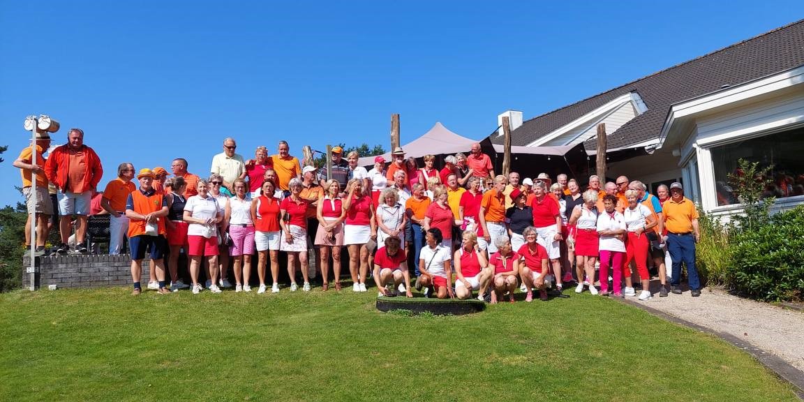 Foto: Eén keer per jaar kruisen de Dames de clubs met de Heeren 