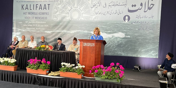 Foto: Zorgen om wereldvrede tijdens jaarlijkse Ahmadiyya Moslim bijeenkomst