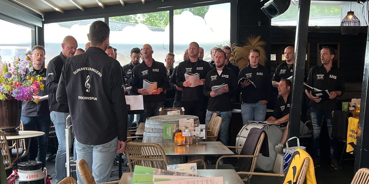 Foto: Sijnave Zangers Doornspijk zingen hun 5e 'Elfstedentocht' 