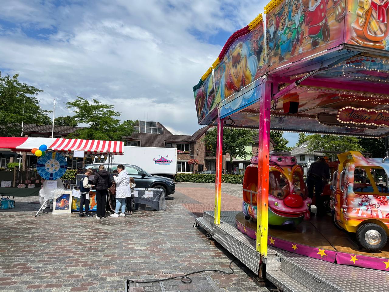 Foto: Zomermarkten Nunspeet regenachtig van start 